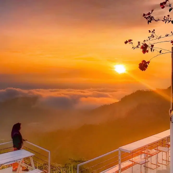 Wonderful Sunrise Tumpeng Menoreh